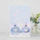 Festive Silver-kerstballen op sneeuw Briefpapier (Staand voorkant)