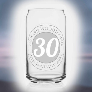 Fête d'anniversaire avec nom, âge et anniversaire