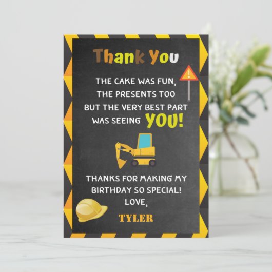 Fête d'anniversaire de construction Merci (Debout devant)