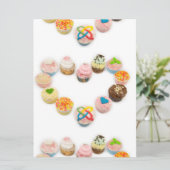 fête de la Saint Valentin cupcakes invitations mar (Debout devant)