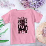Fête de mariée junior Nom personnalisé T-shirt<br><div class="desc">Offrez à vos demoiselles d'honneur junior des chemises de demoiselle d'honneur junior assorties ! Ajoutez simplement leur nom et votre date de mariage et faites-les courtiser vos invités mariages avec leur gentillesse.</div>