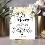 Fête des mariées de bienvenue AFFICHE DE BIENVENUE<br><div class="desc">Design de FÊTE DES MARIÉES WELCOME simple et élégant sur des lettres de topographie en écriture arrière - plan blanche et en écriture noire avec un petit coeur. Bouquet d'ivoire de crème rose fleurie aquarelle avec verdure. Parfait pour n'importe quel thème,  style ou époque de l'année.</div>