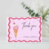 Fête des mariées de Merci de crème glacée rose et  (Debout devant)