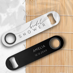 Fête des mariées simple en noir et blanc