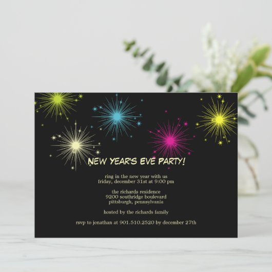 Feu d'artifice coloré Invitation du Nouvel An (Debout devant)
