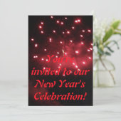 Feu d'artifice rouge Invitations de célébration du (Debout devant)