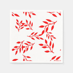 Feuillage rouge riche sur les serviettes en papier