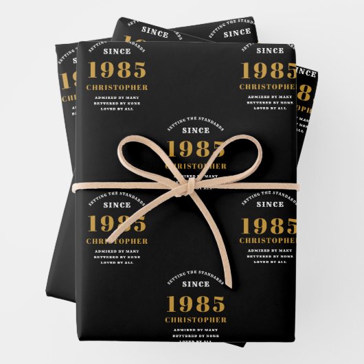 Feuille De Papier Cadeau 40th Birthday born 1985 Ajouter Nom Black Gold (En situation)