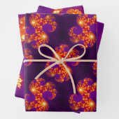 Feuille De Papier Cadeau Abstrait violet orangé Motif d'art fractal (En situation)