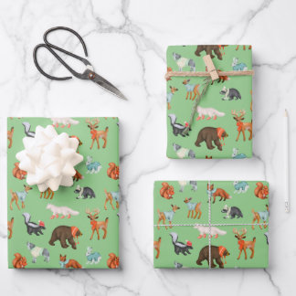 Feuille De Papier Cadeau Animaux de forêt mignons en hiver portent des pull