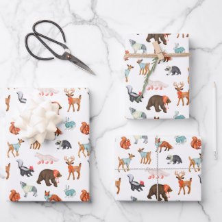 Feuille De Papier Cadeau Animaux de forêt mignons en hiver portent des pull