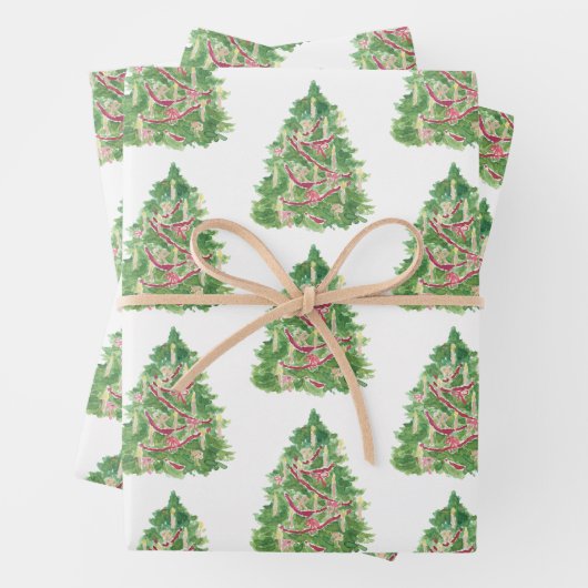 Feuille De Papier Cadeau Aquarelle Bourgogne Arbre de Noël (En situation)