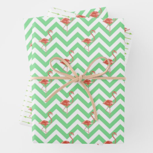 Feuille De Papier Cadeau Aquarelle vert avec Flamants roses roses (En situation)