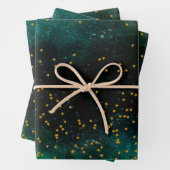 Feuille De Papier Cadeau Aquarelle Vert foncé avec étoiles d'or (En situation)
