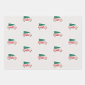 Feuille De Papier Cadeau Arbre de Noël classique sur un camion à feu (Devant)