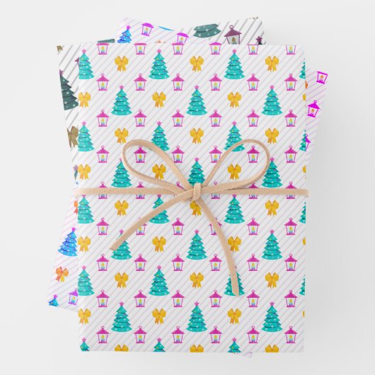 Feuille De Papier Cadeau Arbre de Noël motif dans 3 tons bleus (En situation)