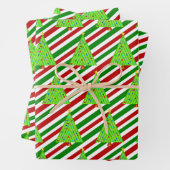 Feuille De Papier Cadeau Arbres de Noël, touches de couleurs de Noël (En situation)