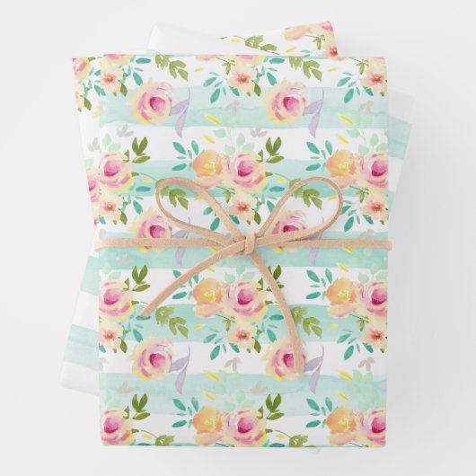 Feuille De Papier Cadeau Bandes de menthe Floral Chic (En situation)
