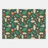 Feuille De Papier Cadeau Baubles de Noël et vert du feuillage d'hiver (Devant)