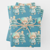 Feuille De Papier Cadeau Bear mignonne et sapin de Noël Motif de vacances (En situation)