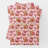 Feuille De Papier Cadeau Bears and Cupcakes Valentines Wrapping Paper (En situation)