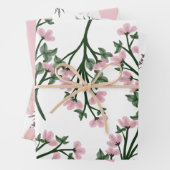 Feuille De Papier Cadeau Beau motif floral (En situation)