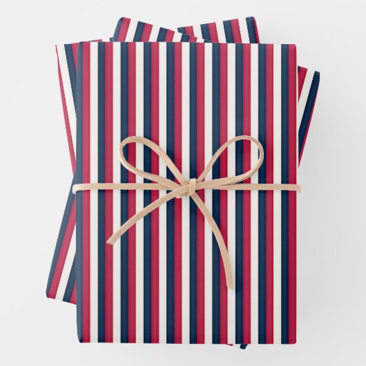 Feuille De Papier Cadeau Blancs rouges et bleus (En situation)