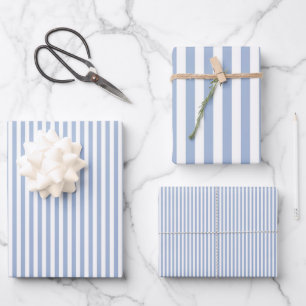 Feuille De Papier Cadeau Bleu Bébé et Rayures Blanches