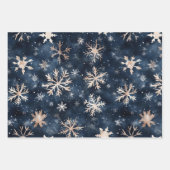 Feuille De Papier Cadeau Bleu foncé simple avec flocons de neige (Devant 2)