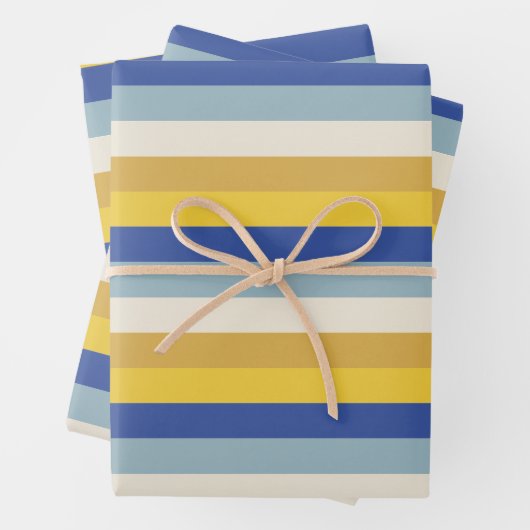 Feuille De Papier Cadeau Bleu jaune moderne rayures crème Hanoukka (En situation)