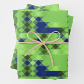 Feuille De Papier Cadeau blue and green geometric pattern (En situation)