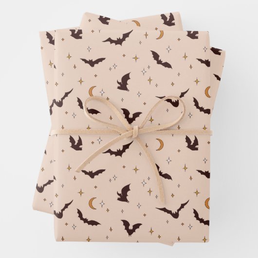 Feuille De Papier Cadeau Boho Bats et étoiles Motif d'Halloween (En situation)