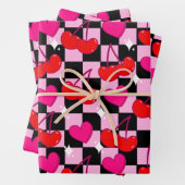 Feuille De Papier Cadeau Bombe cerise (En situation)