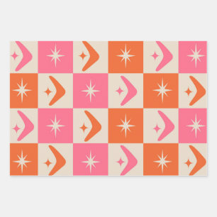 Feuille De Papier Cadeau Boomerangs à carreaux milieu du siècle rose et ora