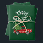 Feuille De Papier Cadeau Bracelet Script Christmas Red Truck Green<br><div class="desc">Script de brosse moderne Aquarelle Couleur Vintage Camion rouge avec arbre de Noël - Feuille de papier à envelopper vert</div>