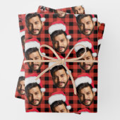Feuille De Papier Cadeau Buffalo Plaid & Funky Face Photo Père Noël Christm (En situation)