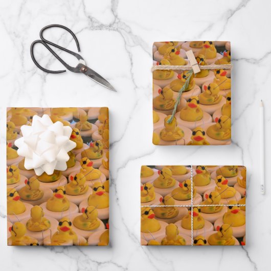 Feuille De Papier Cadeau Canards en caoutchouc jaune Motif animal  (Recto)