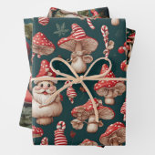 Feuille De Papier Cadeau Champignons Noël Père Noël (En situation)