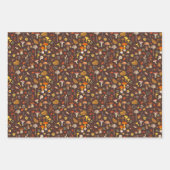 Feuille De Papier Cadeau Champignons sauvages sur brun (Devant 2)