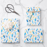 Feuille De Papier Cadeau Chanukah bougies brûlant blanc bleu or<br><div class="desc">Parfois, vous n'avez que quelques articles à emballer pour Chanukah, et vous ne voulez pas acheter un énorme rouleau de papier d'emballage Chanukah qui restera dans votre placard pendant des années. Cette sélection de trois feuilles d'emballage Chanukah est parfaite pour envelopper quelques cadeaux. Trois feuilles séparées de papier d'emballage pour...</div>
