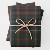 Feuille De Papier Cadeau Chasse Chisholm Tartan écossais original moderne (En situation)