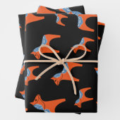 Feuille De Papier Cadeau Cheval de Dala suédois traditionnel (En situation)