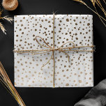 Feuille De Papier Cadeau Chic Faux Gold Motif<br><div class="desc">Luxueux faux motif à points d'or sur un arrière - plan blanc immaculé,  ce design est parfait pour toutes les occasions. Idéal pour les mariages,  les douches nuptiales,  les anniversaires et les anniversaires,  il ajoute une touche élégante à vos célébrations.</div>