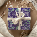 Feuille De Papier Cadeau Chic Purple Floral & Foliage Aquarelle Motif Wr<br><div class="desc">C'est un magnifique design original d'aquarelle créé dans notre studio. Les délicates fleurs violettes contrastent avec les éléments verts du feuillage. Idéal pour les mariages,  anniversaires,  anniversaires et plus encore.</div>