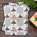 Feuille De Papier Cadeau Chien mignon Chien Chiot Pet Photo Black Christmas<br><div class="desc">Joli Chien Chiot Pet Photo Vierge Arbre de Noël Noir Feuilles de papier enveloppant. Arbre de Noël noir abstrait moderne avec une étoile. Joyeux, Joyeux, Jolly. Le design a une photo personnalisée d'un chiot de chien - insérez votre chien préféré ou toute autre photo d'animal de compagnie dans le modèle...</div>