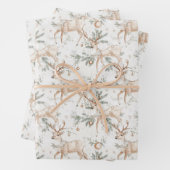 Feuille De Papier Cadeau Christmas Deer Pine Twigs (En situation)