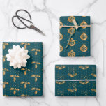 Feuille De Papier Cadeau Christmas Holly, Baubles et Holly en Turquoise<br><div class="desc">Ces feuilles de papier d'emballage élégantes et glamour sont polyvalentes et peuvent être utilisées pour donner des cadeaux ou des projets artistiques et artisanaux. Elles sont idéales pour toutes les occasions telles que Noël, anniversaires, mariages, douches nuptiales, baby showers, anniversaires ou cadeaux généraux. Le design présente des baies de houx...</div>
