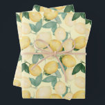 Feuille De Papier Cadeau Citrons à l'aquarelle<br><div class="desc">Citrons élégants à l'aquarelle et verdure sur un fond jaune pâle,  ces feuilles de papier cadeau sont amusantes pour offrir des cadeaux à toutes occasions. ARTICLES correspondants dans notre magasin.</div>