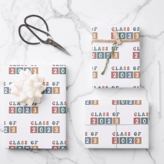 Feuille De Papier Cadeau Classe rétrograde de 2023 (Recto)