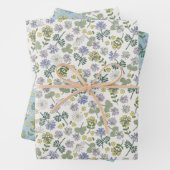 Feuille De Papier Cadeau Cloches et Fleurs sauvages (En situation)